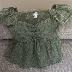 Japna green, flutter sleeve top. Size small. Color is a heathered olive green.